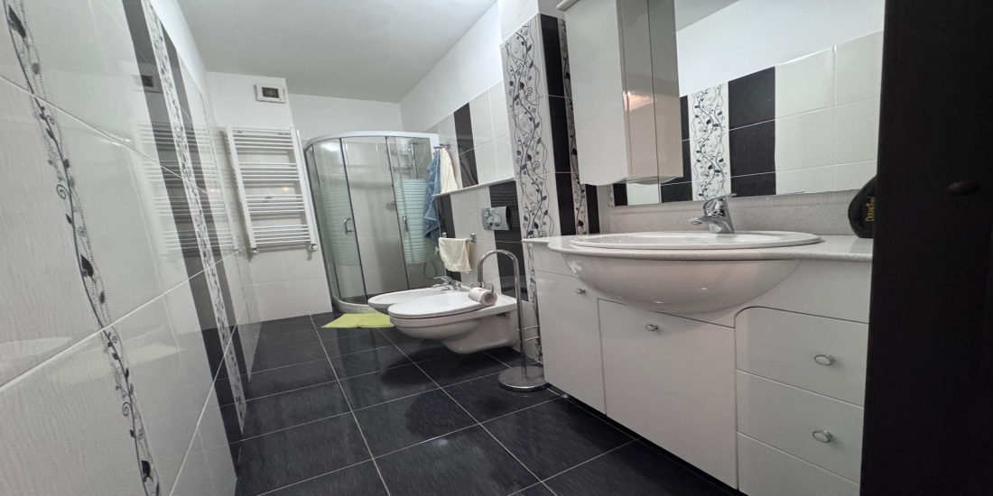 apartamente de vanzare Bacau, garsoniere de vanzare Bacau, apartament 2 camere Bacau, apartament 3 camere Bacau, imobiliare Bacau, anunturi imobiliare Bacau, oferte apartamente Bacau, apartamente ieftine Bacau