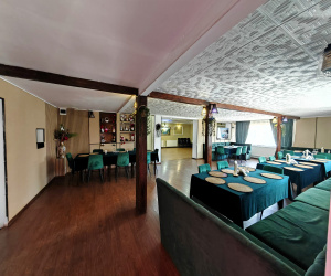 Gara, 8 Camere Camere,Spatii comerciale,Vanzare,2160