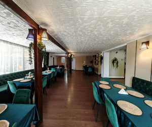 Gara, 8 Camere Camere,Spatii comerciale,Vanzare,2160