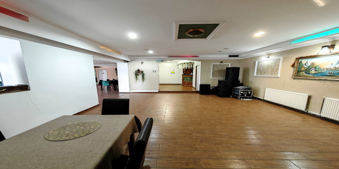 Gara, 8 Camere Camere,Spatii comerciale,Vanzare,2160
