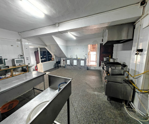 Gara, 8 Camere Camere,Spatii comerciale,Vanzare,2160