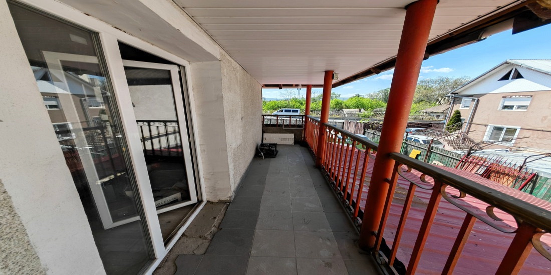 Gara, 8 Camere Camere,Spatii comerciale,Vanzare,2160