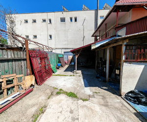 Gara, 8 Camere Camere,Spatii comerciale,Vanzare,2160