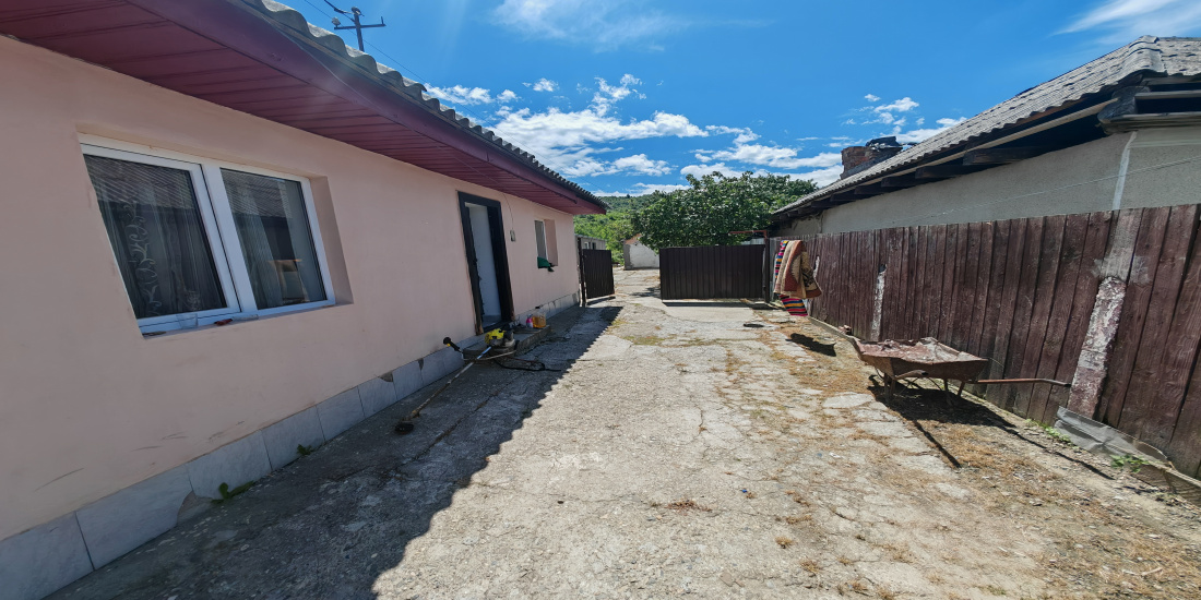 Bacau, 6 Bedrooms Bedrooms, ,Case/Vile,Vanzare,2167