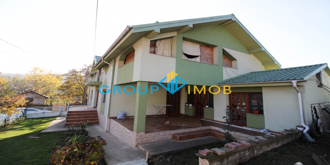 Vila de vanzare, vila sascut, vanzari vile bacau, vila pincesti, imobiliare bacau, casa de vanzare, vanzari case bacau