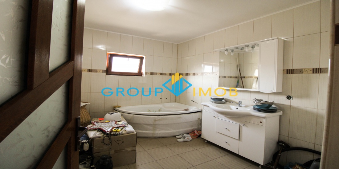 Vila de vanzare, vila sascut, vanzari vile bacau, vila pincesti, imobiliare bacau, casa de vanzare, vanzari case bacau